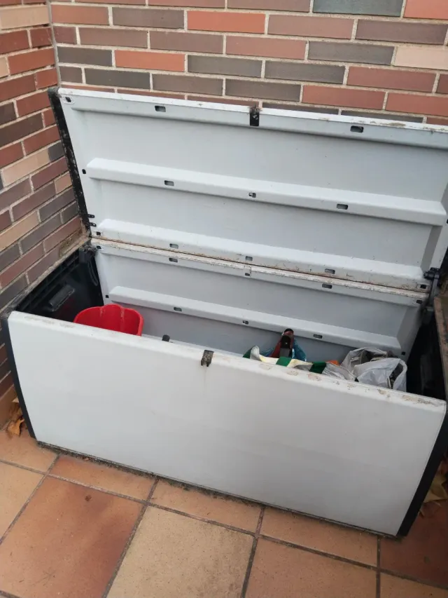 Arcón exterior de Resina gris y blanco