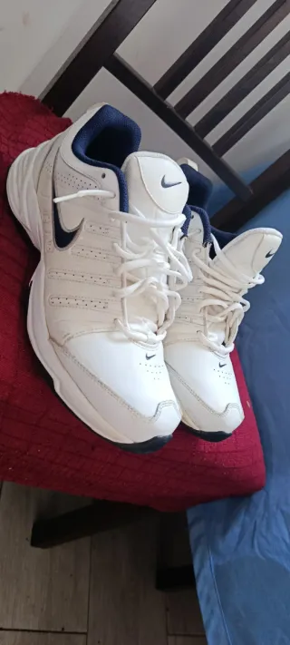 Zapatillas Nike Blancas y Azules Talla 42