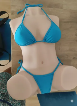 Maniquí realista femenino