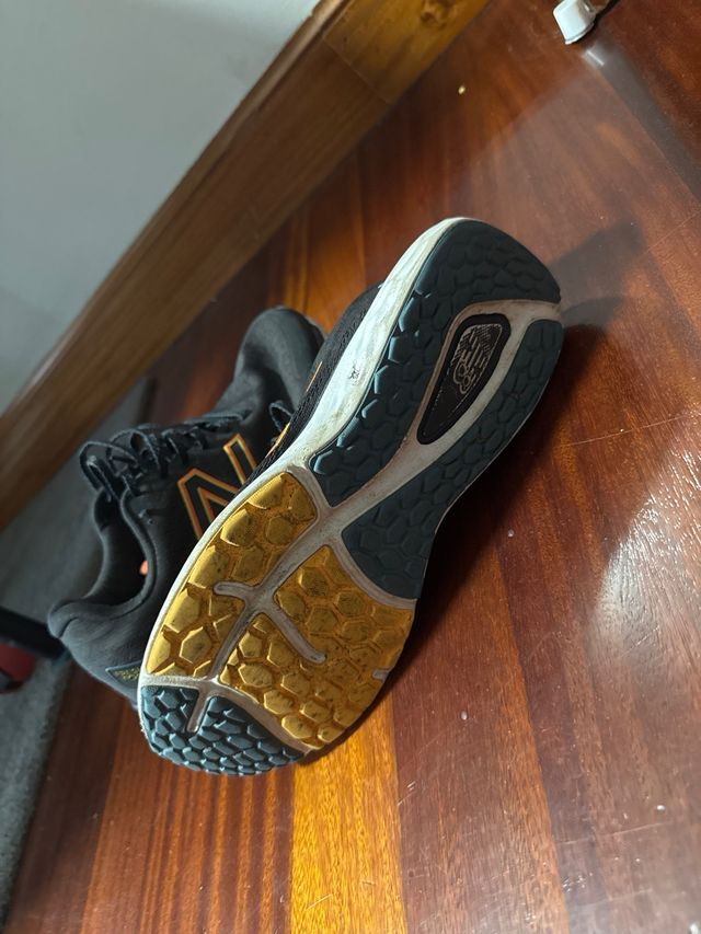 Zapatillas New Balance Negras Naranja