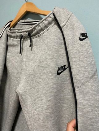 Conjunto Nike Tech Fleece Gris