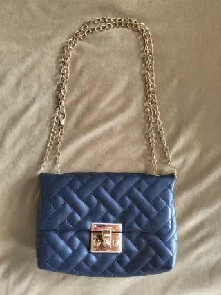 Bolso negro Shein acolchado con cadena