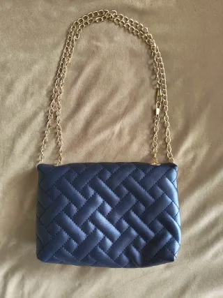 Bolso negro Shein acolchado con cadena