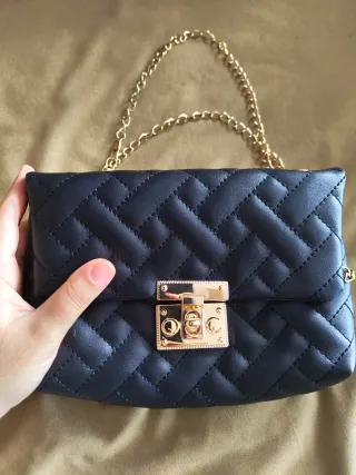 Bolso negro Shein acolchado con cadena