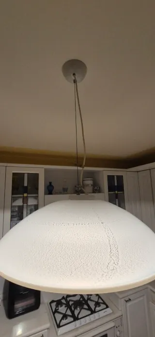 Lampadario bianco in plastica