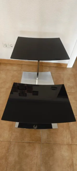 Mesa auxiliar cristal negro y metal