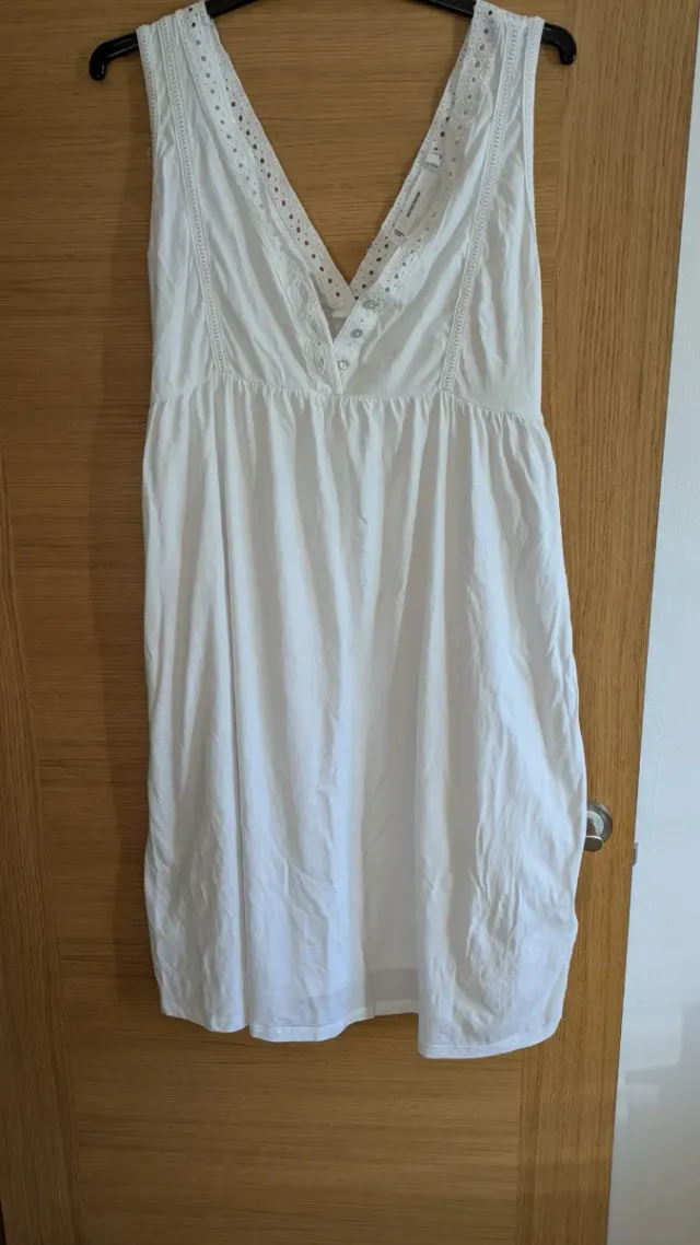 2 camisones y 1 bata premamá