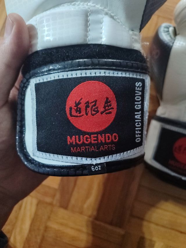 Guantes de Boxeo niño Mugendo Oficiales, 6oz