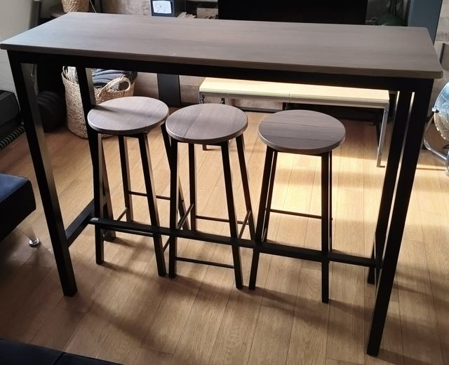 Mesa alta y 4 taburetes madera y metal