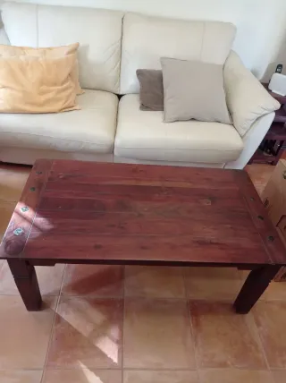 Mesa de centro de madera rústica