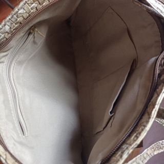Bolso serpiente trenzado beige y marrón