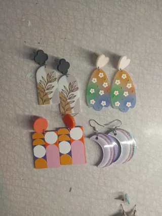 PENDIENTES VARIADOS