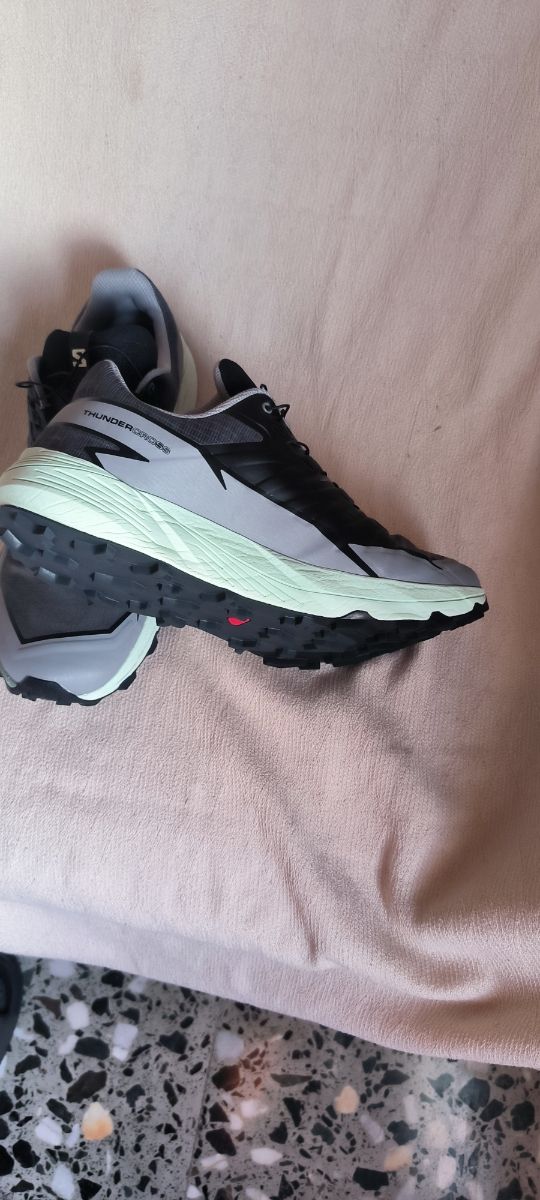 Zapatilla Salomon THUNDERCROSS Negra/Gris