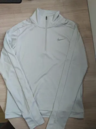Sudadera térmica Nike gris