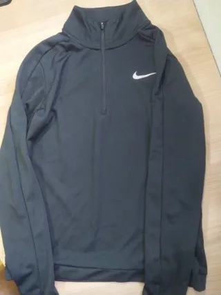 Sudadera Nike térmica negra
