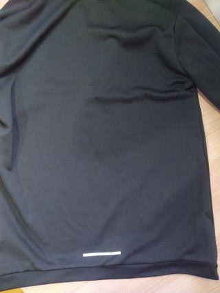 Sudadera Nike térmica negra
