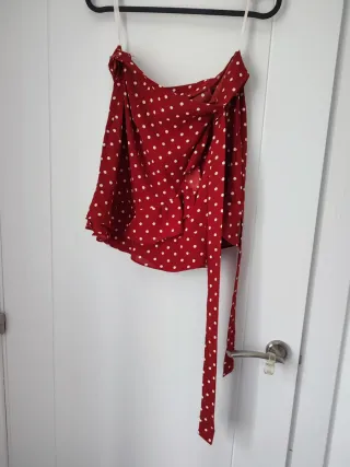 Falda Shein lunares roja