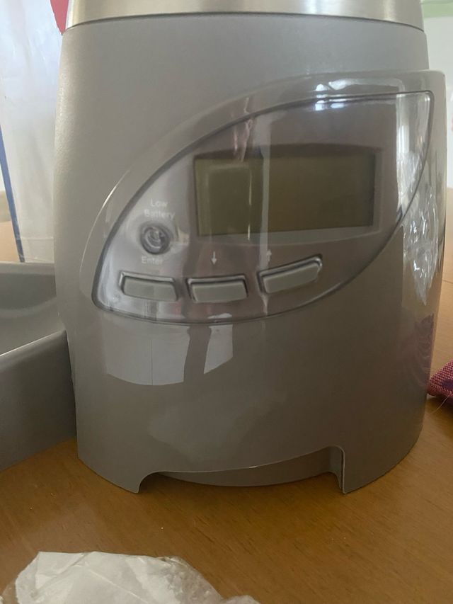 Dispensador comida perro/gato Trixie sin usar