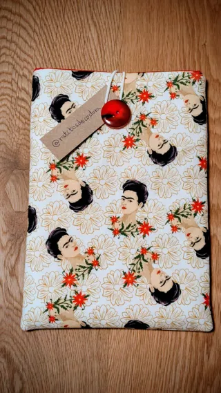Funda libro Frida Kahlo flores