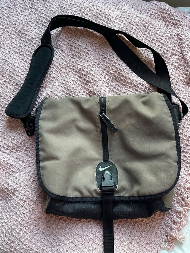 Nike Cordura 2000s Beige/Negro Bolso Mensajero Lap