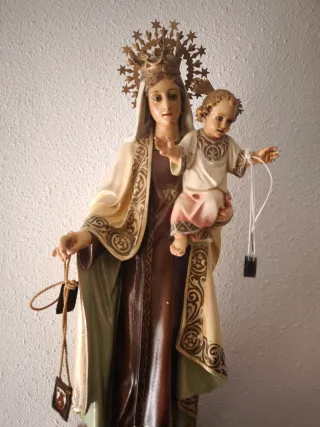Virgen con Niño y Escapularios Antigua