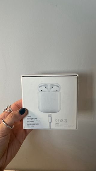 Caja AirPods 1