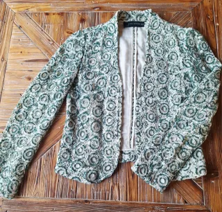 Chaqueta Zara Crop Texturizada