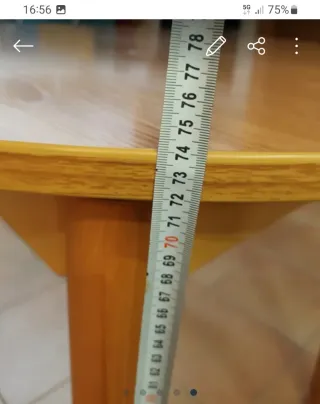 Mesa redonda de madera