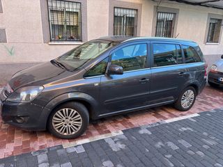 Opel Zafira 2011