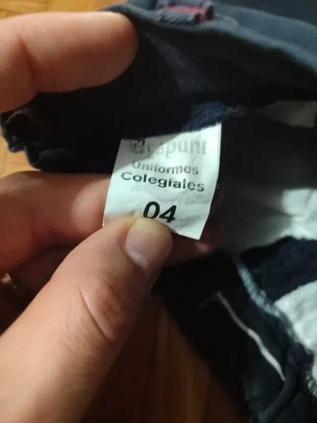 Pantalón corto colegio Jesús María Talla 4