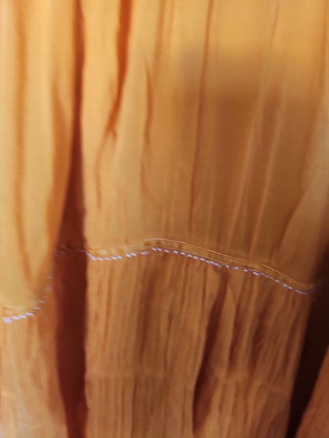 Vestido amarillo de manga larga