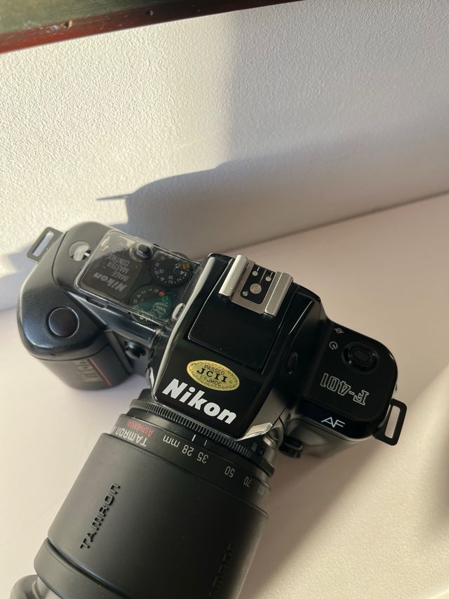 Cámara Nikon F-401 AF Analógica Negra