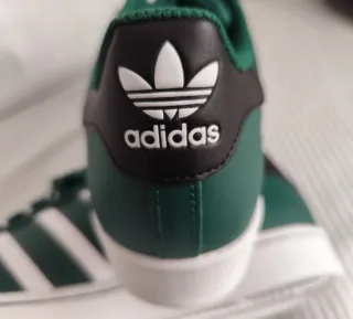 Adidas Superstar Talla 42 2/3 Verde