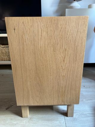 Comodino in legno e rattan