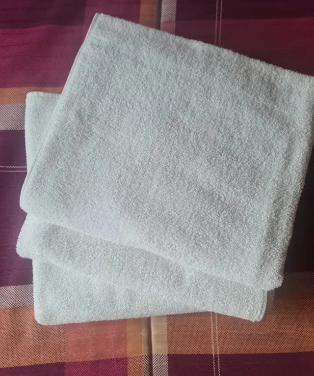 3 Toallas grandes Blancas de Algodón