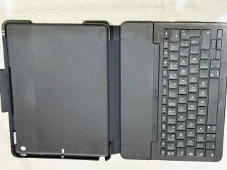 Funda Teclado Logitech iPad 7/8 Generación