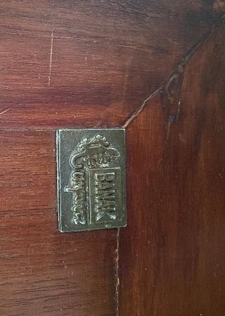 Mesa de comedor de madera