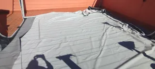 Carpa de camping con cerramiento y cortinas