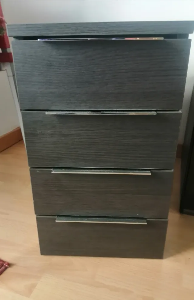 Mesita auxiliar 4 cajones