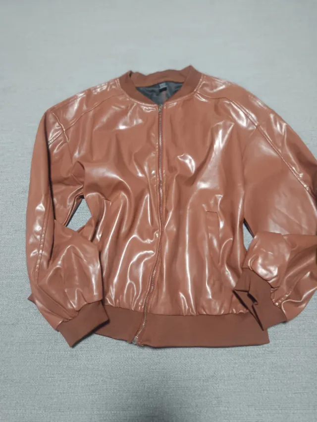 Chaqueta bomber efecto piel marrón