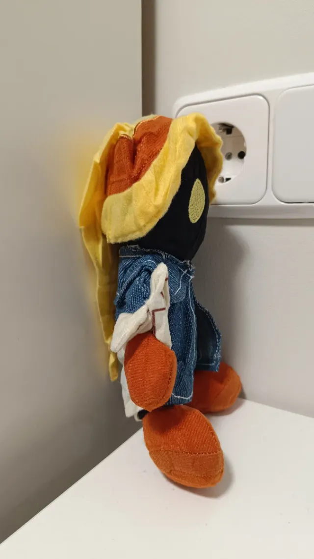 Peluche mago estilo Final Fantasy 27 cm - NUEVO