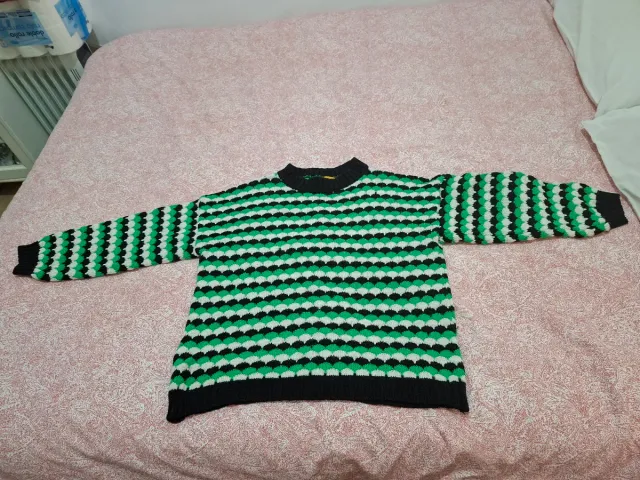 Jersey juvenil verde, negro y blanco