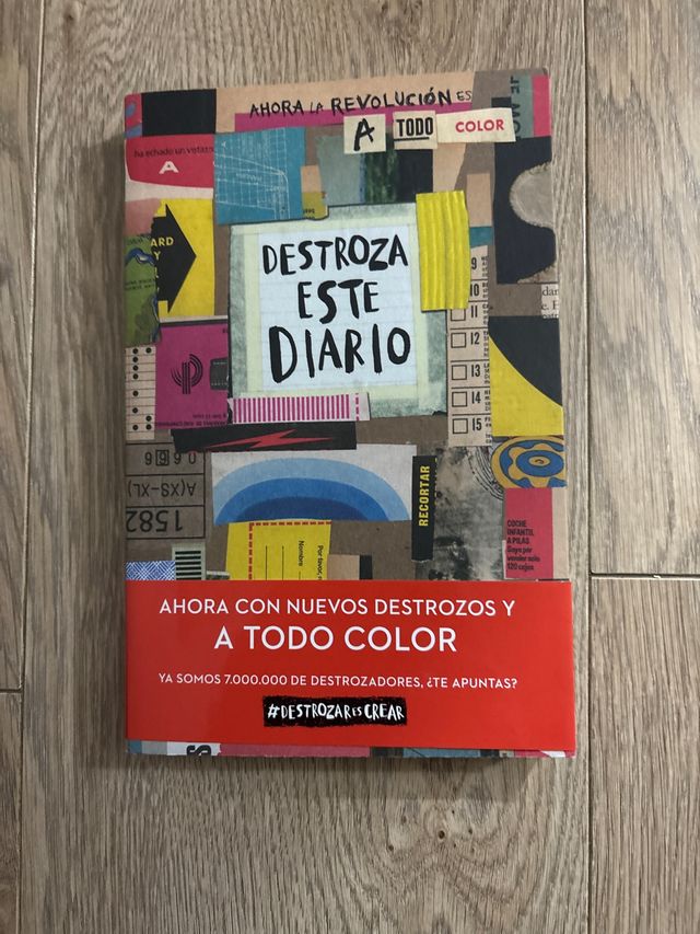 Destroza este diario. Ahora a todo color