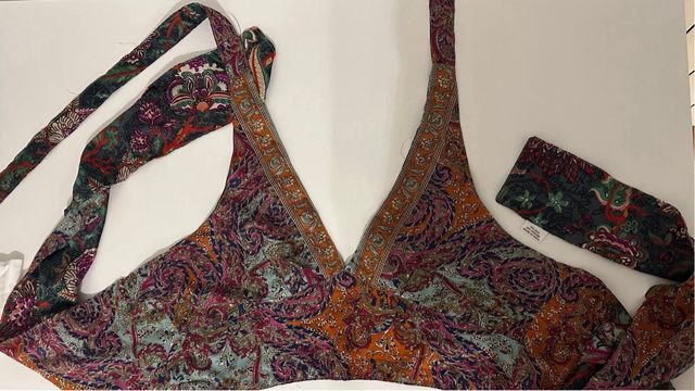 Top halter seda nudos cuello estampado reversible