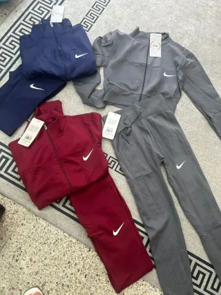 Conjunto deportivo N malla y chaqueta