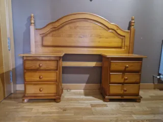 Mesillas y cabecero de madera