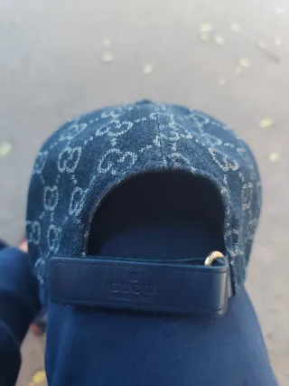 Gorra Gucci Negra y Dorada