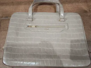 Bolso portátil efecto piel cocodrilo