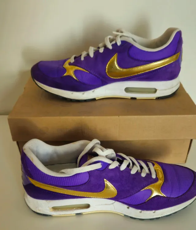 Nike Air Mujer 38.5 Morado y Dorado