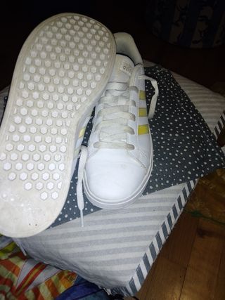 Scarpe donna Adidas bianche e oro